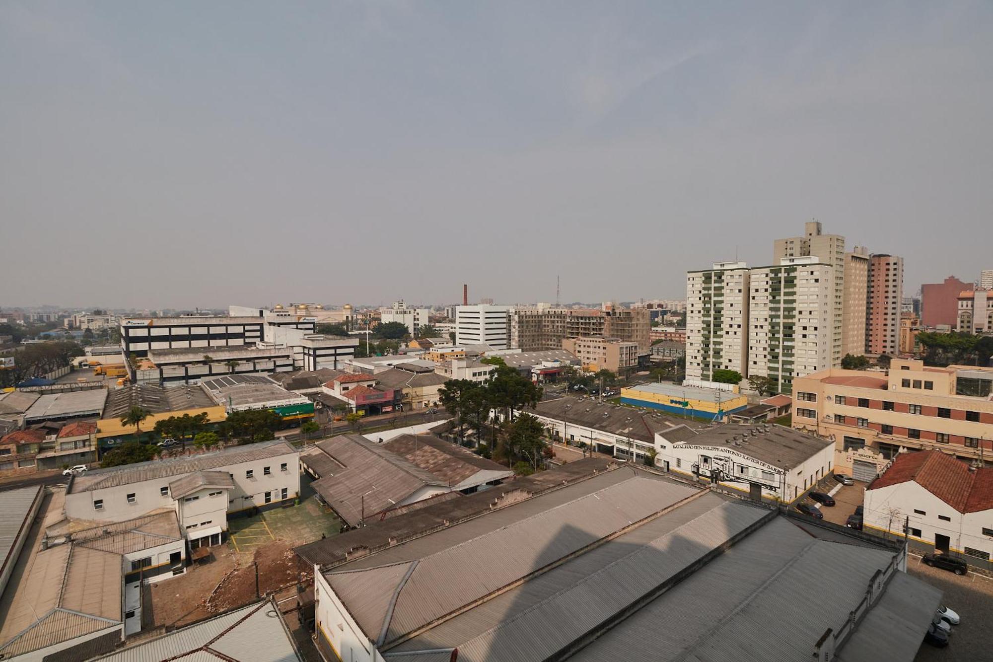 Estudio Aconchegante No Centro De Curitiba - Ar Condicio E Localizacao Perfeita! Екстер'єр фото